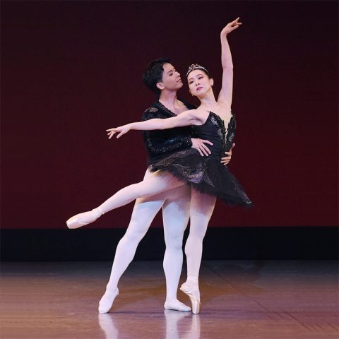 「白鳥の湖」第3幕よりグランパ・ド・ドゥ